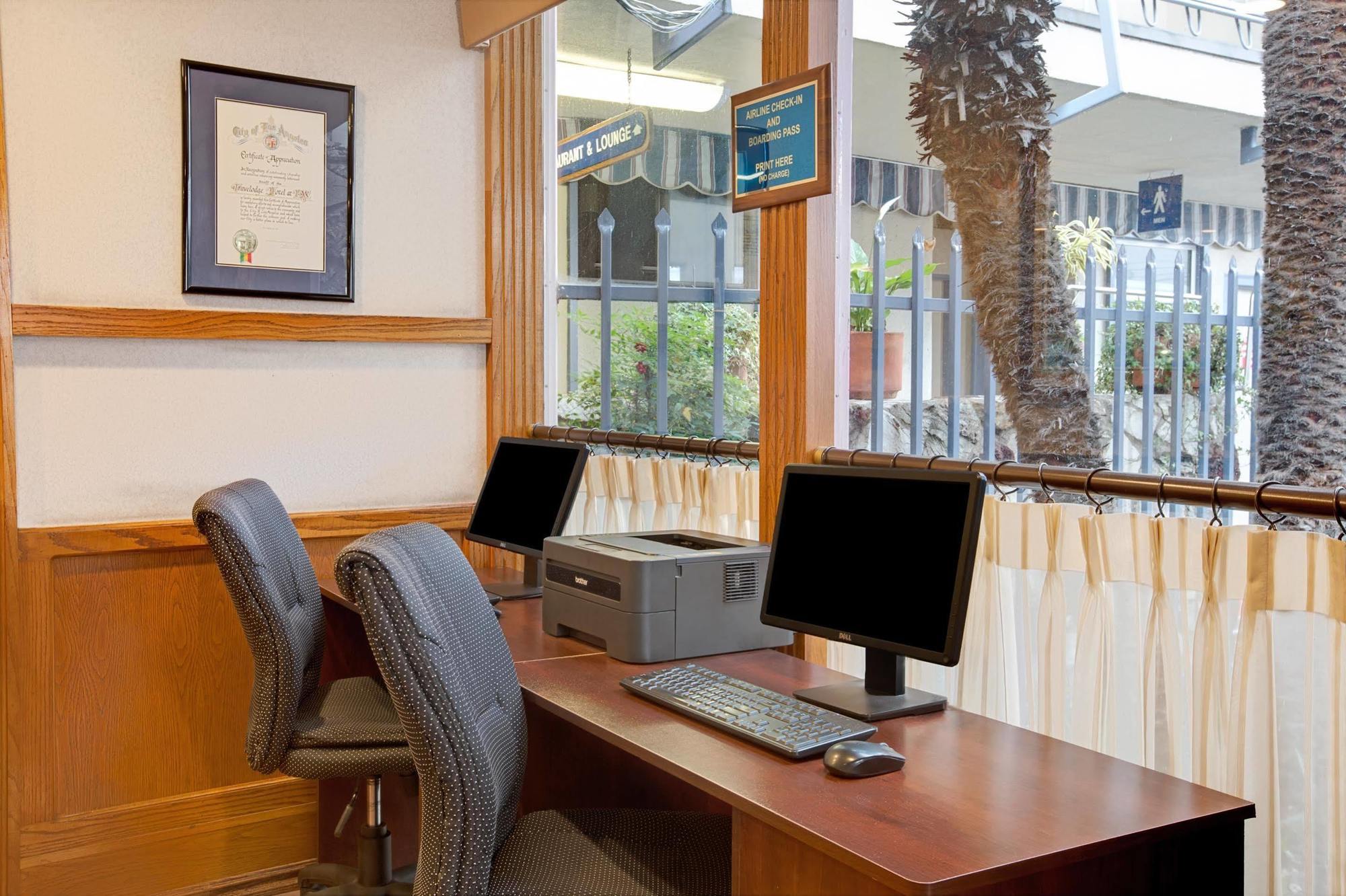 Travelodge Hotel At Lax Los Angeles Extérieur photo