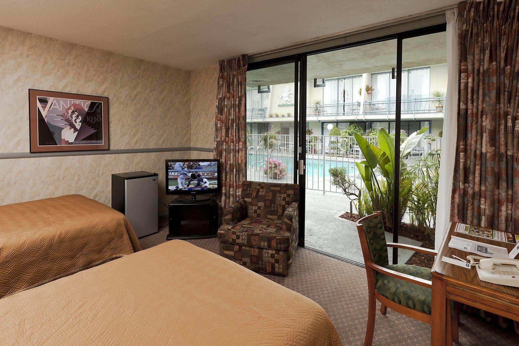 Travelodge Hotel At Lax Los Angeles Extérieur photo